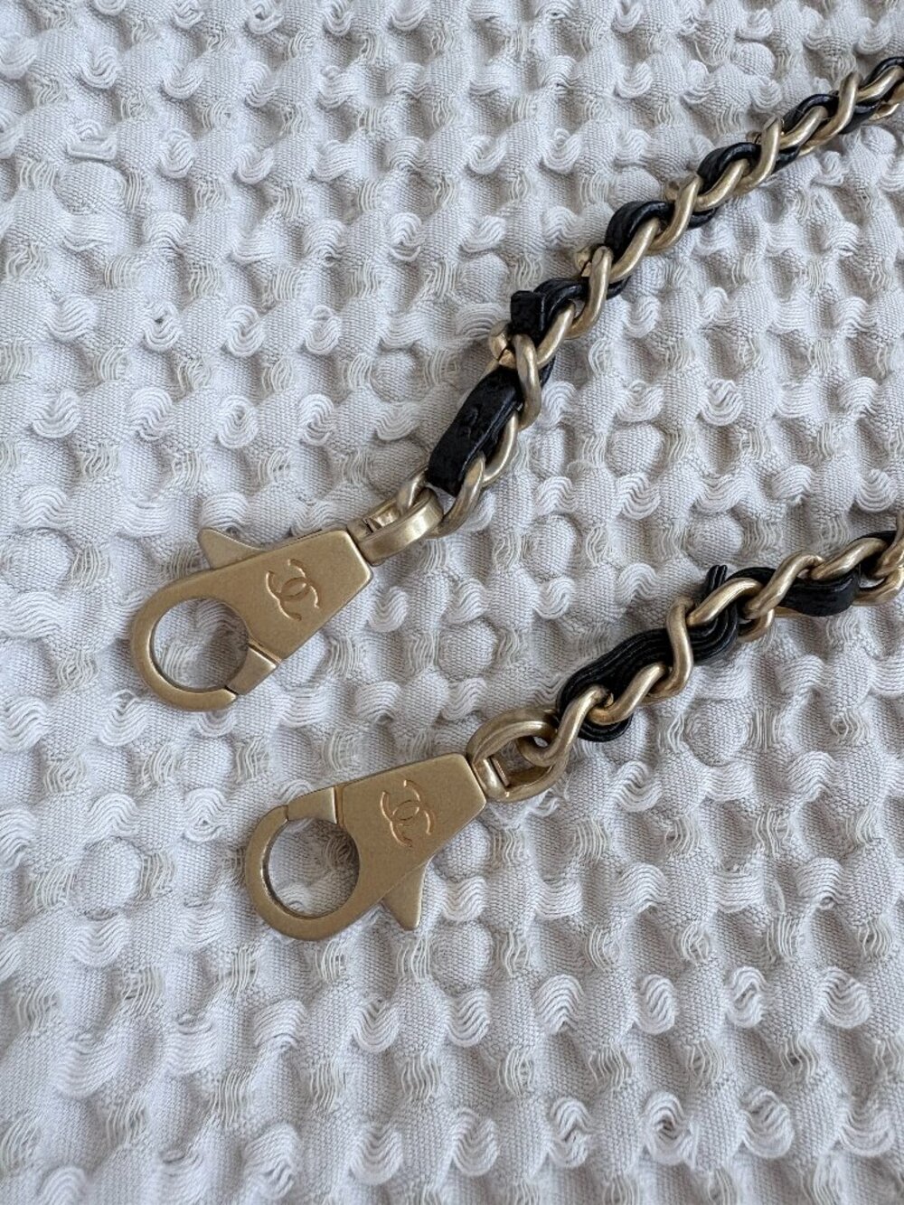 CHANEL Coco Handle Small Black Caviar GHW Chain Handle | Full Set | 2023 - Picture 4 of 13